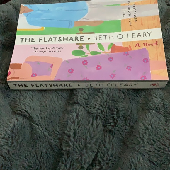 The Flatshare by Beth O’Leary | Novel - Picture 3 of 3